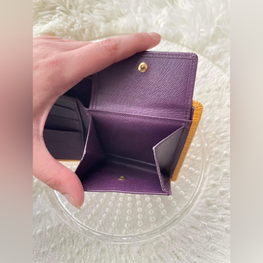 Louis Vuitton Portefeuille Epi bifold wallet - Picture 9 of 11